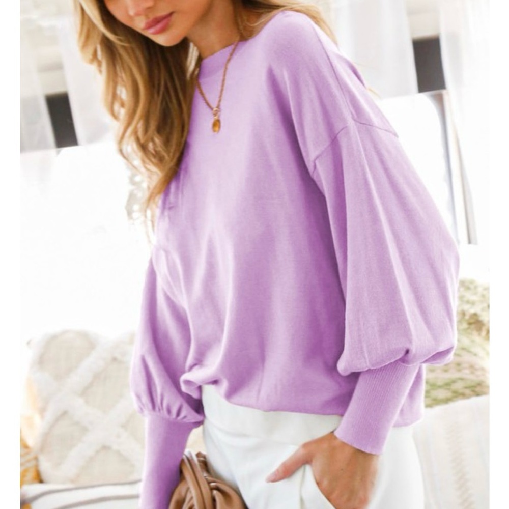 Never worn and perfect for you!